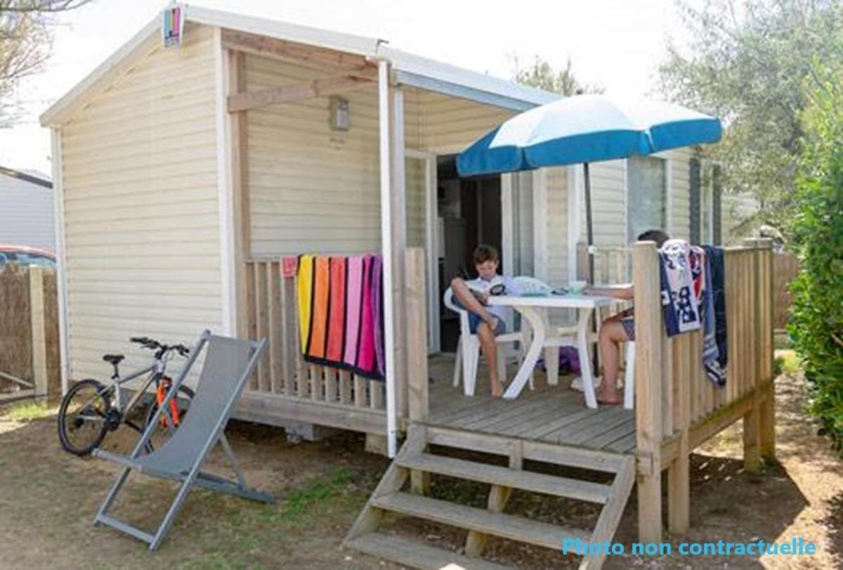 Camping Paradis Sol A Gogo Hotel Сент-Илер-де-Рие Екстериор снимка